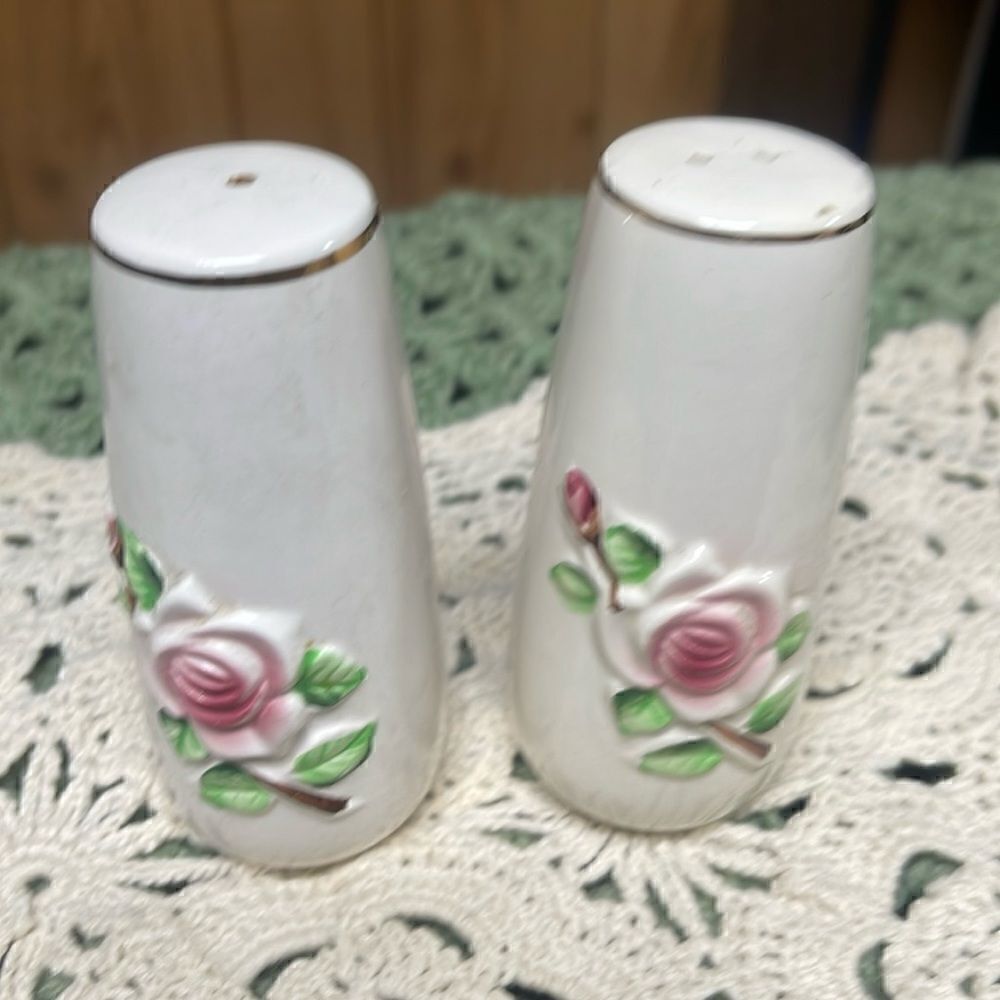 Vintage, japanese porcelain salt and pepper shakers